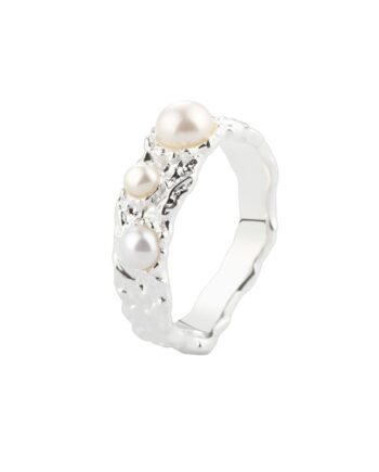 Ring  Ruffle Pearl