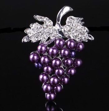 Broche Vindrueklase Med Perler Lilla
