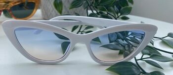 Cateye Solbriller Hvide Med Lyseblå Glas