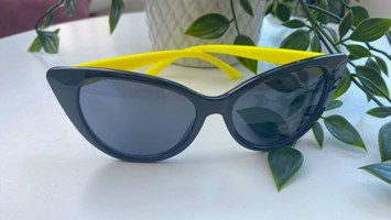 Cateye Solbriller Sort Med Gul Stang