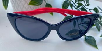 Cateye Solbriller Sort Med Rød Stang