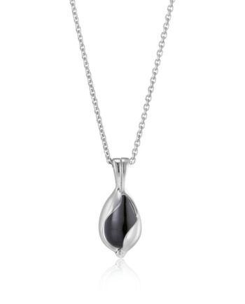 Lille Blankt Smykke Med Sort Onyx