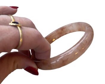 Plastik Armring Cuff Rund Mørk Rosa Marmoreret